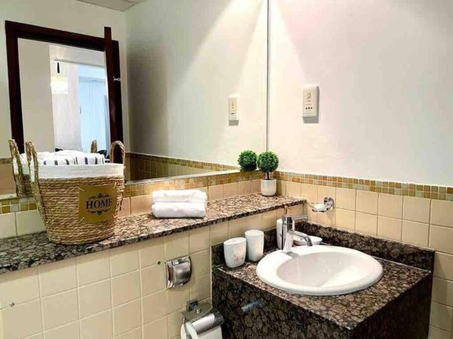 Jbr Sea View 2 Bedroom *